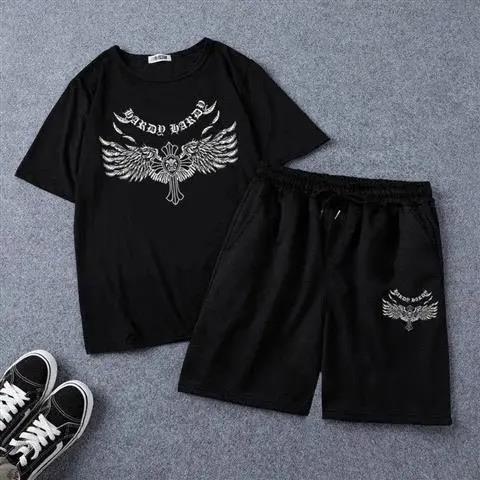 Try the Street Graphic Casual Five Point Short Sleeve Suit